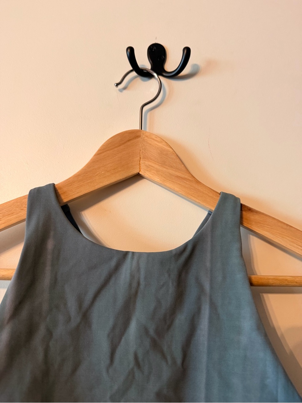 lululemon Energy High-Neck Longline Bra Grey Sage Size 4 - Picture 5 of 6